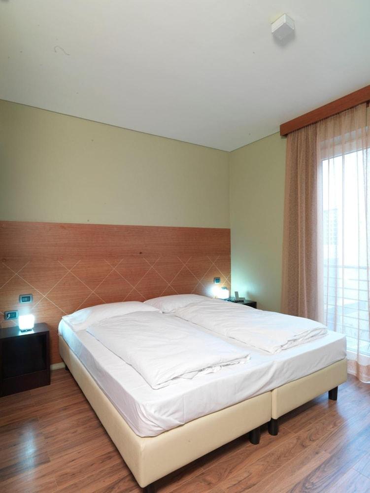 Empoli Hotel Екстер'єр фото